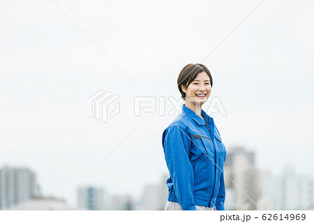 建設 工場 女性 62614969