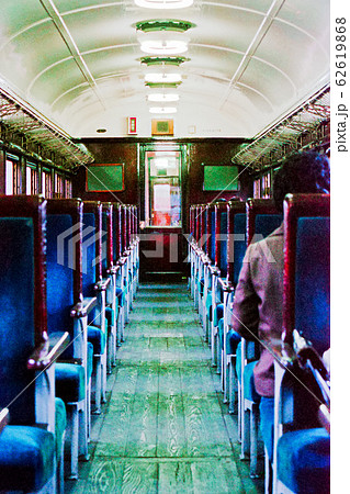 日中線の客車内 62619868