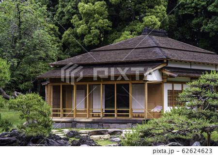 (東京都)東京の安らぎ空間、浜離宮恩賜庭園・燕の御茶屋 初夏 (東京都)東京の安らぎ空間、浜離宮恩賜庭園・燕の御茶屋 初夏 62624623