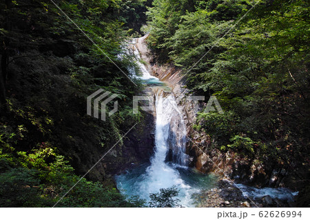 山梨県/ 西沢渓谷 七ツ釜五段の滝(七つ釜五段の滝) 山梨県/ 西沢渓谷 七ツ釜五段の滝(七つ釜五段の滝) 62626994