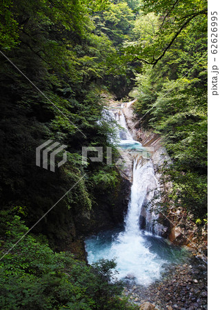 山梨県/ 西沢渓谷 七ツ釜五段の滝(七つ釜五段の滝) 山梨県/ 西沢渓谷 七ツ釜五段の滝(七つ釜五段の滝) 62626995