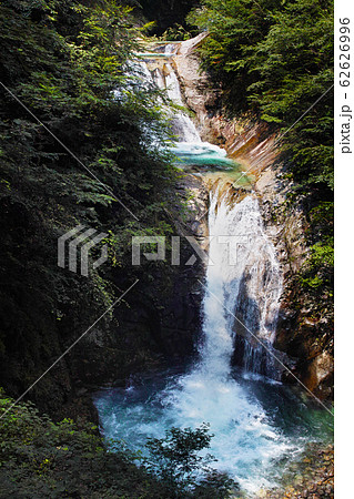 山梨県/ 西沢渓谷 七ツ釜五段の滝(七つ釜五段の滝) 山梨県/ 西沢渓谷 七ツ釜五段の滝(七つ釜五段の滝) 62626996