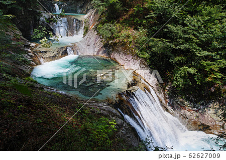 山梨県/ 西沢渓谷 七ツ釜五段の滝(七つ釜五段の滝) 山梨県/ 西沢渓谷 七ツ釜五段の滝(七つ釜五段の滝) 62627009