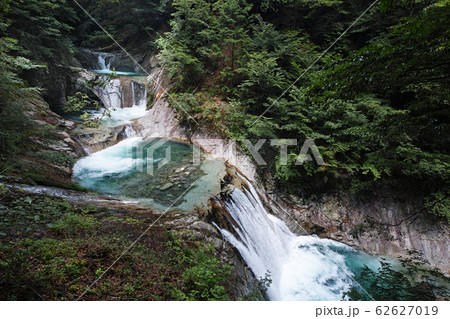 山梨県/ 西沢渓谷 七ツ釜五段の滝(七つ釜五段の滝) 山梨県/ 西沢渓谷 七ツ釜五段の滝(七つ釜五段の滝) 62627019