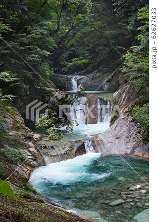 山梨県/ 西沢渓谷 七ツ釜五段の滝(七つ釜五段の滝) 山梨県/ 西沢渓谷 七ツ釜五段の滝(七つ釜五段の滝) 62627033