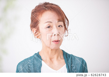 中高年の女性 62628743