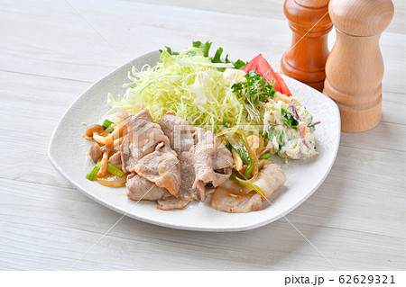 豚肉の生姜焼き、スタミナ焼き、豚肉と野菜の炒め物、焼肉。 62629321