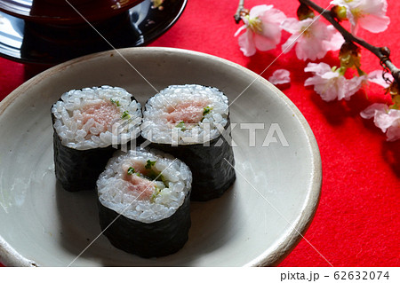お花見でお寿司 お花見でお寿司 62632074