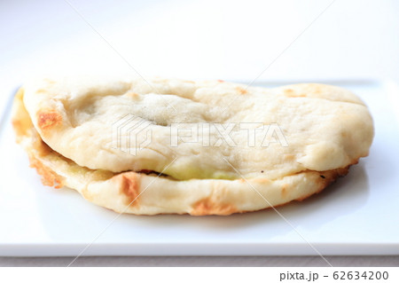 おいしいカルツォーネ おいしいカルツォーネ 62634200