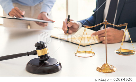Legal counsel presents to the client negotiating a 62634920