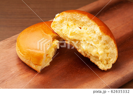 クリームパン 62635332