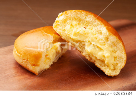 クリームパン 62635334