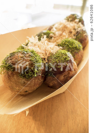 【たこ焼き】 【たこ焼き】 62641086