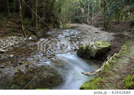 桑ノ木の滝(道しるべ・コケ・滝)・日本の滝100選 【和歌山県新宮市相賀】 桑ノ木の滝(道しるべ・コケ・滝)・日本の滝100選 【和歌山県新宮市相賀】 62642680