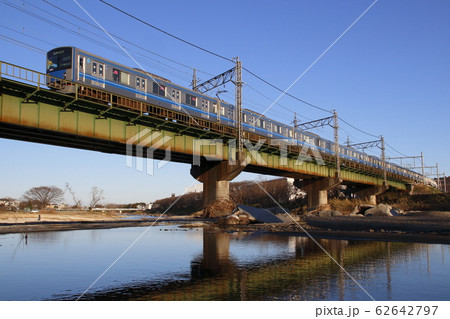 入間川橋梁を行く、西武池袋線20000系 62642797