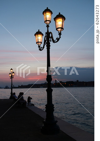 ベニスの夕暮れ - Italy 62643273