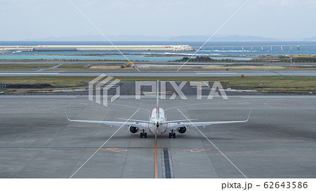 飛行機 ターミナル 出発前 62643586