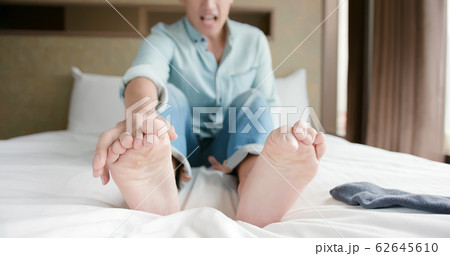 man with athlete foot man with athlete foot 62645610