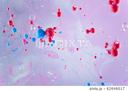 Blue and red color bubbles and oil in water colorful abstract background 62646017