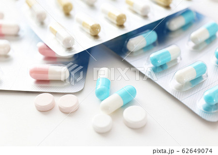 医療イメージ　飲み薬 62649074