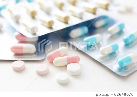 医療イメージ　飲み薬 62649076