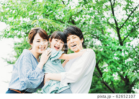 ファミリー　若い 62652107