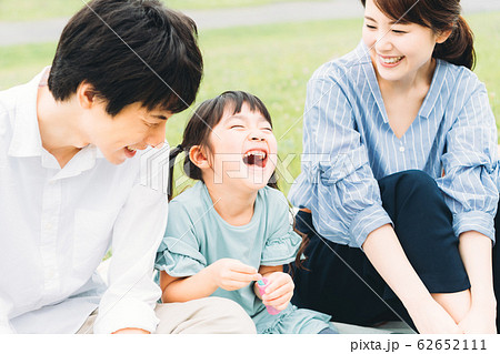ファミリー　若い 62652111