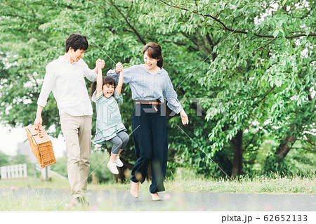 ファミリー　若い 62652133