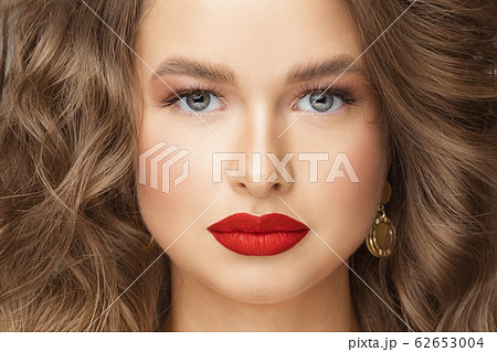 Portrait of attractive young lady with bright Portrait of attractive young lady with bright 62653004