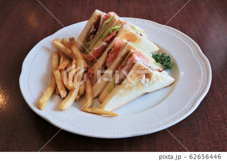 サンドイッチ＆ポテトフライ 62656446