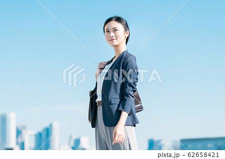 ビジネスシーン　女性 62658421