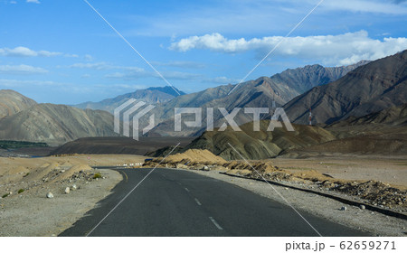 Mountain road of Ladakh, Northern India Mountain road of Ladakh, Northern India 62659271
