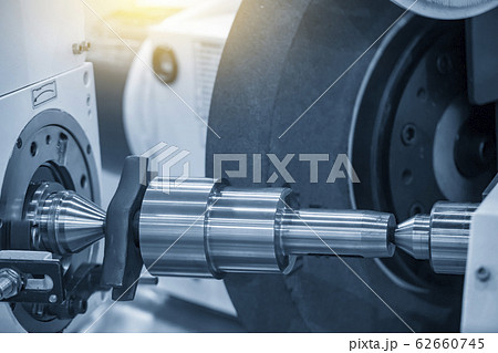 The metal shaft parts on cylindrical grinding machine. 62660745