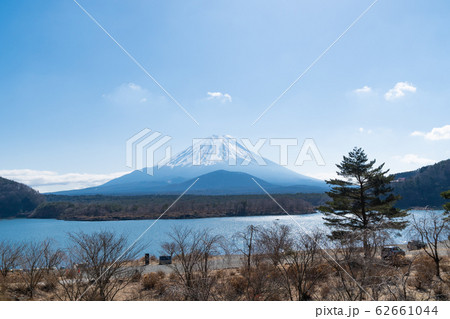 精進湖から見た富士山(富士河口湖町) 精進湖から見た富士山(富士河口湖町) 62661044