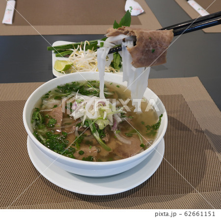 Traditional Vietnamese noodle soups (Pho Bo) 62661151