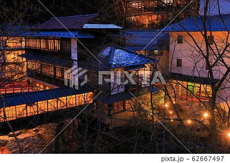 【群馬県】四万温泉　積善館の夜景 62667497