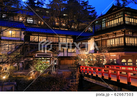 【群馬県】四万温泉　積善館の夜景 62667503