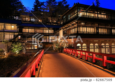 【群馬県】四万温泉 積善館の夜景 【群馬県】四万温泉 積善館の夜景 62667509