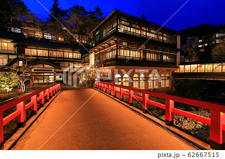 【群馬県】四万温泉　積善館の夜景 62667515
