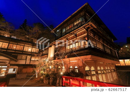 【群馬県】四万温泉　積善館の夜景 62667517