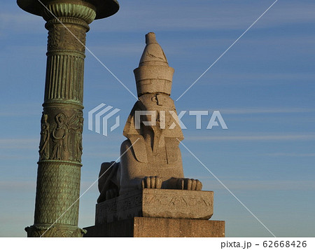 Sphinx with head of an Egyptian pharaoh Sphinx with head of an Egyptian pharaoh 62668426