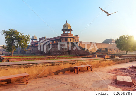 Red Fort of Agra courtyard, sunrise view, India 62669885