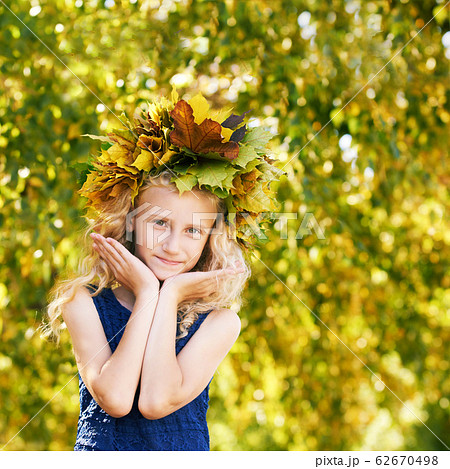 Autumn young girl portrait. Beauty female fall Autumn young girl portrait. Beauty female fall 62670498