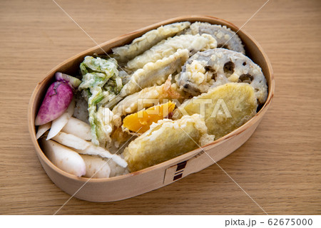 手製の天ぷら弁当 曲げわっぱ 62675000