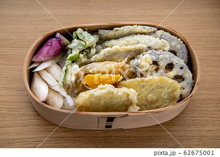 手製の天ぷら弁当 曲げわっぱ 62675001