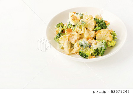 ブロッコリーとカリフラワーの玉子サラダ 62675242