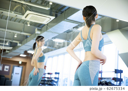ジム　女性 62675334