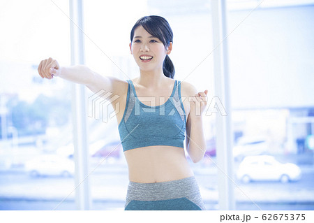 ジム 女性 ジム 女性 62675375