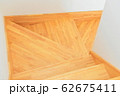 階段の下り 62675411