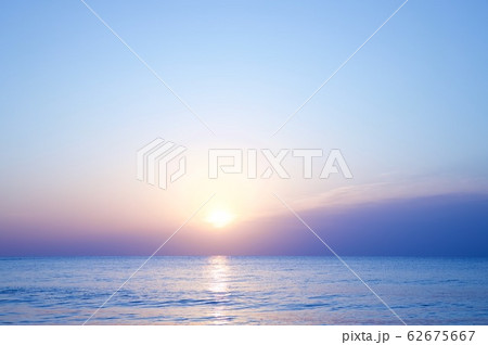 久慈浜海岸の日出　　2月末　茨城県日立市 62675667